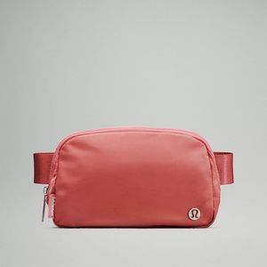NWT BRIER ROSE LULULEMON BELT BAG